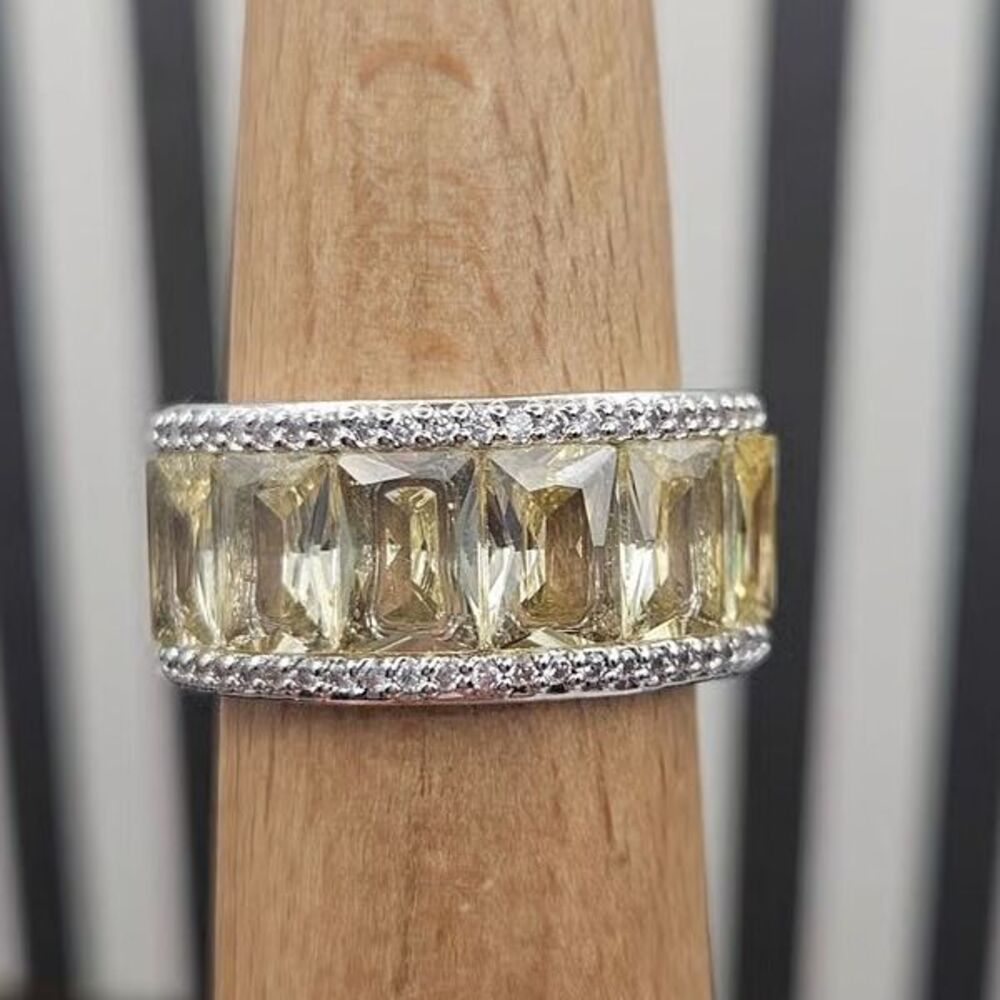 Lemon on Silver Ring